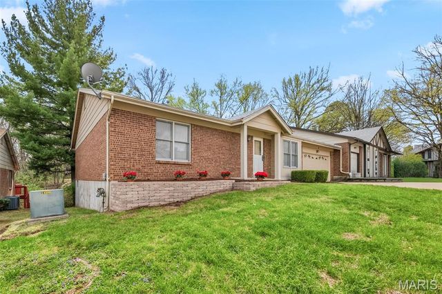 2 Tarpon Court, Florissant, MO 63033