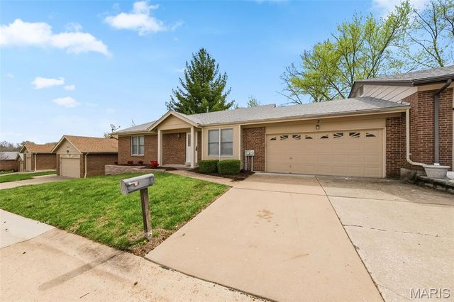 2 Tarpon Court, Florissant, MO 63033
