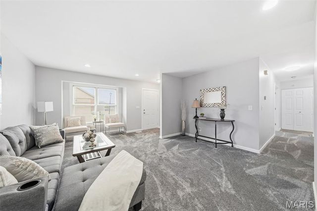 2 Tarpon Court, Florissant, MO 63033