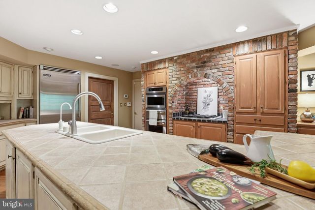 2809 CLOVE LN, Edgewater, MD 21037