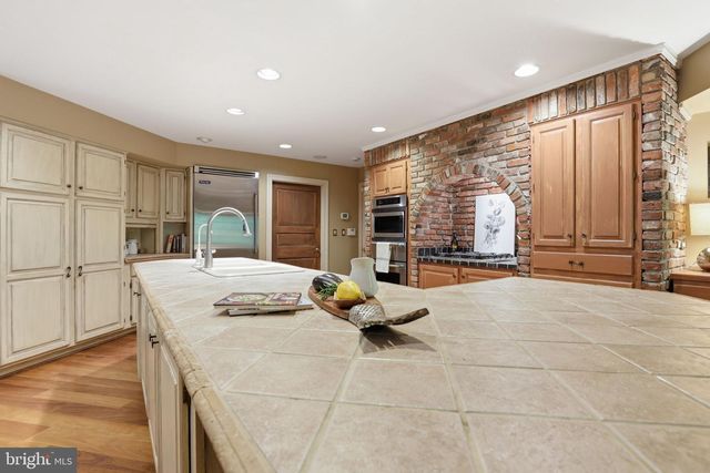 2809 CLOVE LN, Edgewater, MD 21037