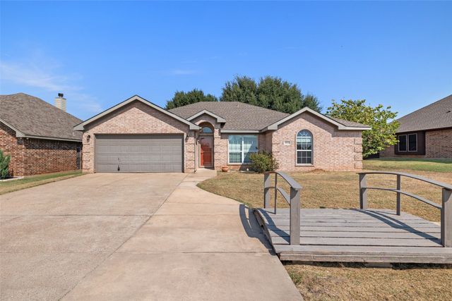 3018 Stroll Drive, Granbury, TX 76049