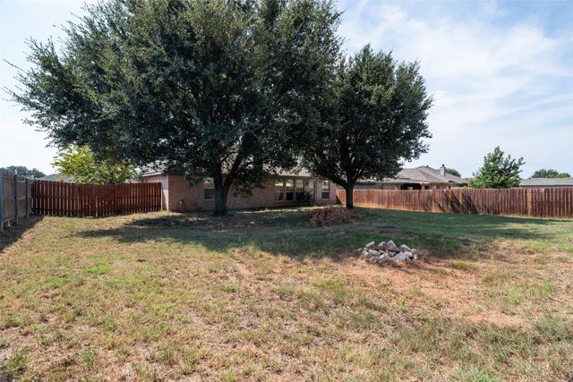 3018 Stroll Drive, Granbury, TX 76049