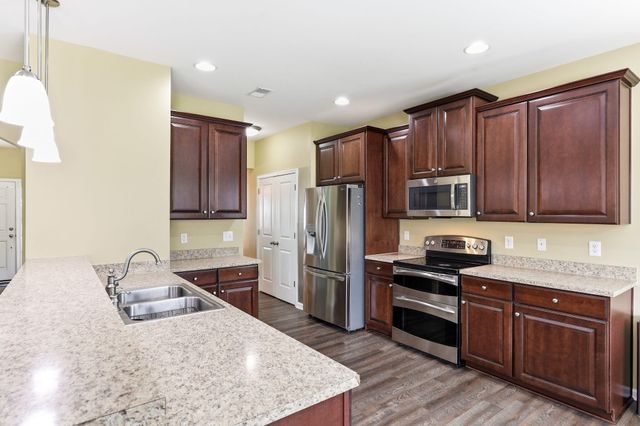 8017 Henderson Road, Summerville, SC 29483