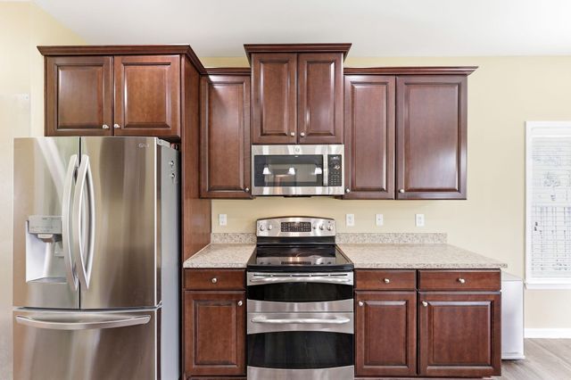 8017 Henderson Road, Summerville, SC 29483