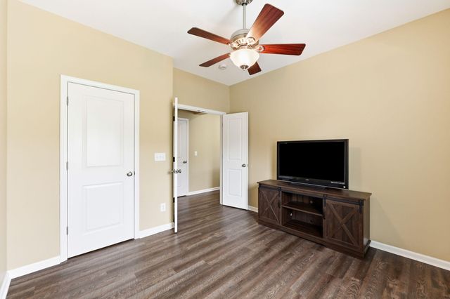 8017 Henderson Road, Summerville, SC 29483