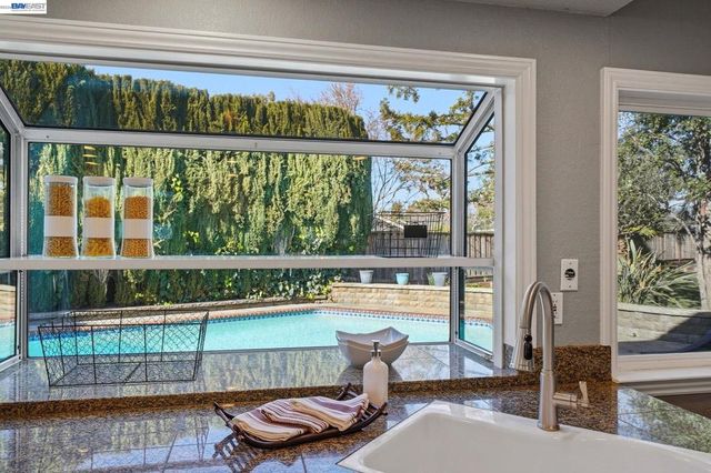 4823 4823 Pipit Court, Pleasanton, CA 94566