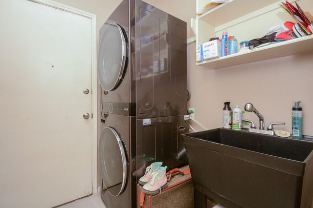 15306 Park Glen Drive, Sugar Land, TX 77498