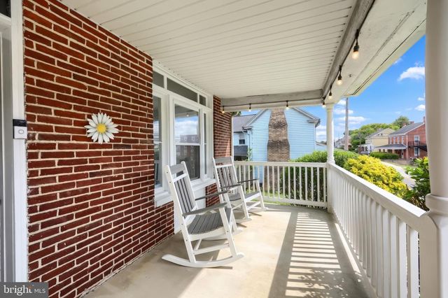 14 S MAIN ST, Seven Valleys, PA 17360