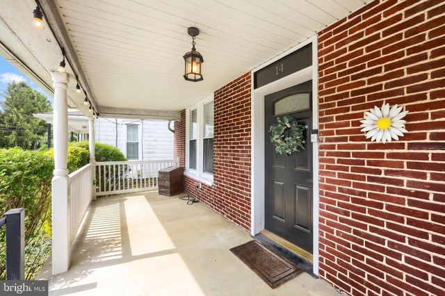 14 S MAIN ST, Seven Valleys, PA 17360