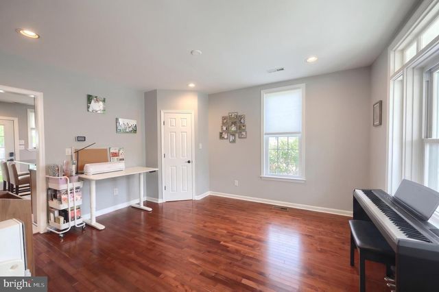 14 S MAIN ST, Seven Valleys, PA 17360