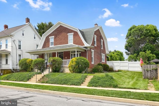 14 S MAIN ST, Seven Valleys, PA 17360