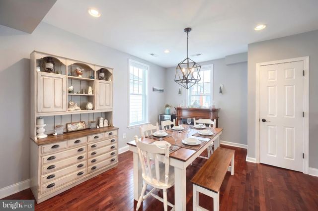 14 S MAIN ST, Seven Valleys, PA 17360