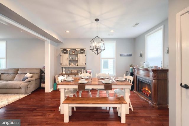 14 S MAIN ST, Seven Valleys, PA 17360