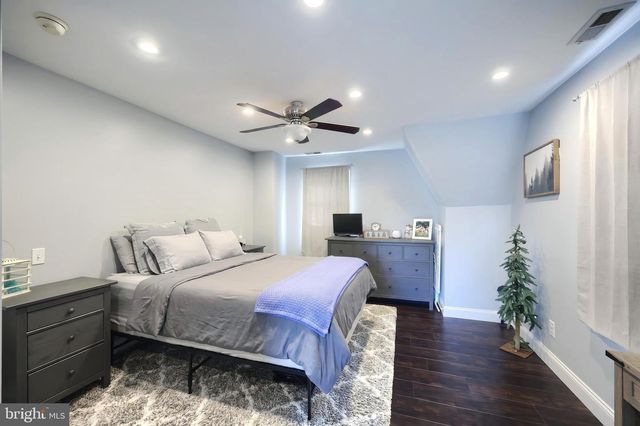 14 S MAIN ST, Seven Valleys, PA 17360