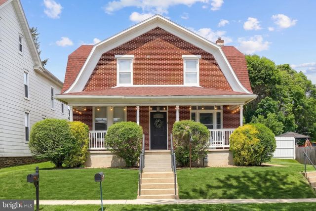 14 S MAIN ST, Seven Valleys, PA 17360