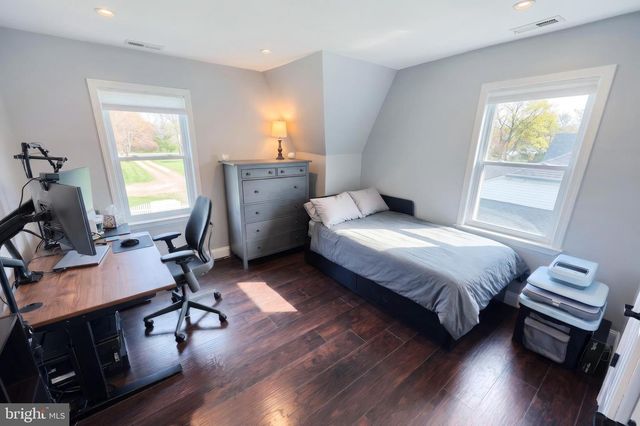 14 S MAIN ST, Seven Valleys, PA 17360