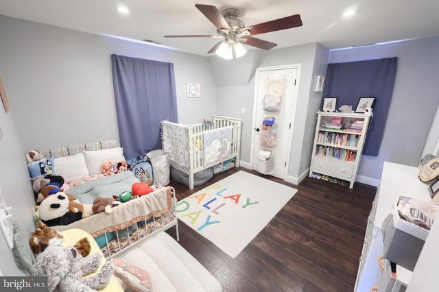 14 S MAIN ST, Seven Valleys, PA 17360