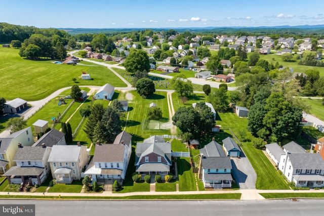 14 S MAIN ST, Seven Valleys, PA 17360