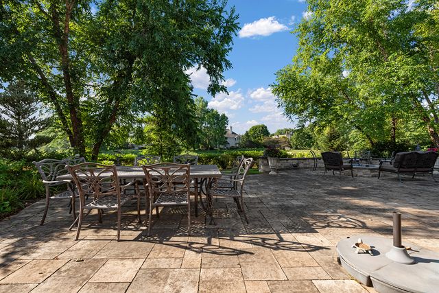 648 Long Cove Court, Riverwoods, IL 60015
