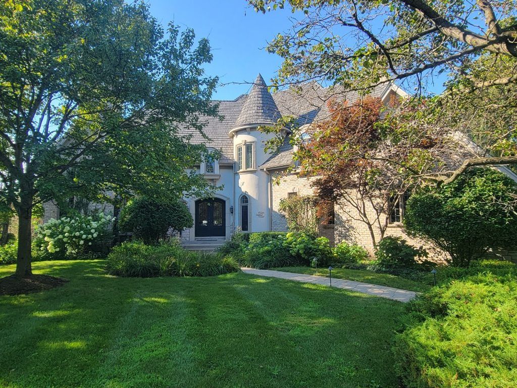 648 Long Cove Court, Riverwoods, IL 60015