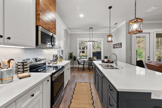 1627 Orchard Ln, Hideaway, TX 75771