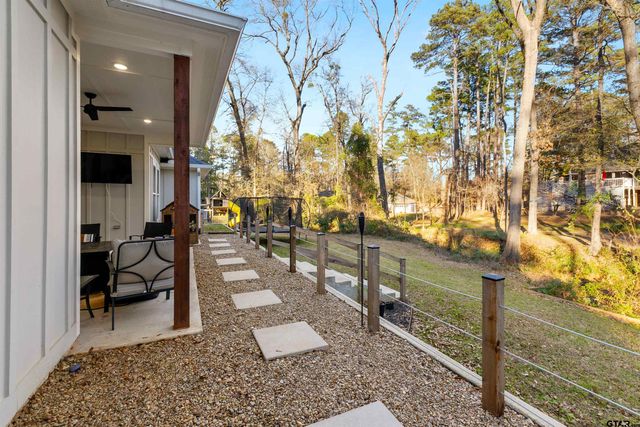 1627 Orchard Ln, Hideaway, TX 75771