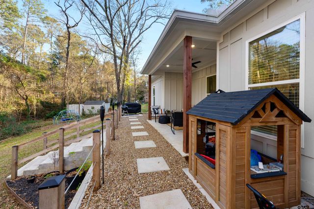 1627 Orchard Ln, Hideaway, TX 75771