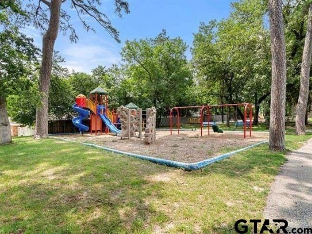 1627 Orchard Ln, Hideaway, TX 75771
