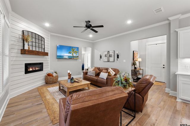 1627 Orchard Ln, Hideaway, TX 75771