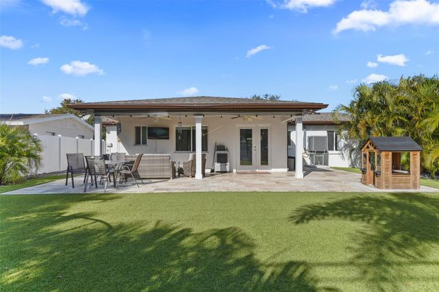 420 42ND AVENUE NE, St Petersburg, FL 33703