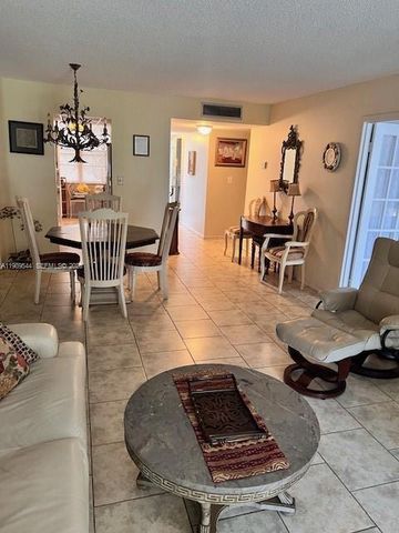 2998 NW 48th Terrace 233, Lauderdale Lakes, FL 33313
