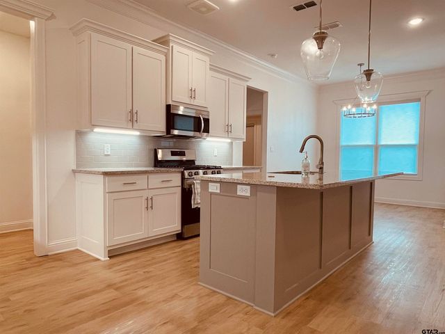 320 Amanda Avenue, Bullard, TX 75757