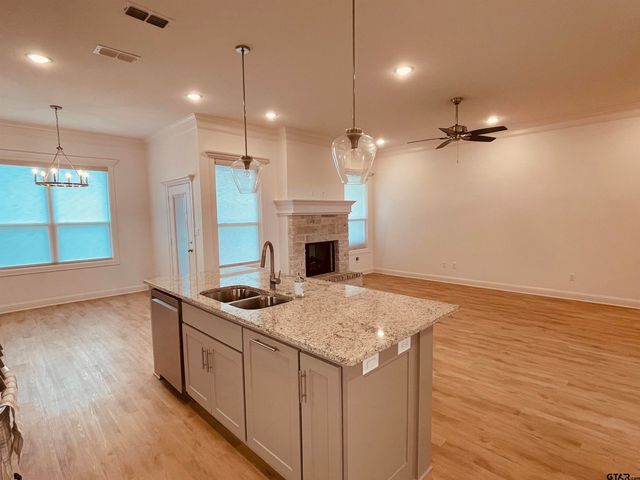 320 Amanda Avenue, Bullard, TX 75757
