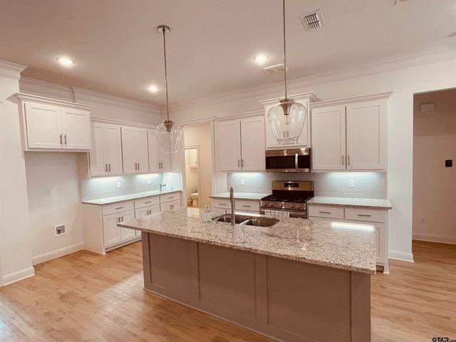 320 Amanda Avenue, Bullard, TX 75757