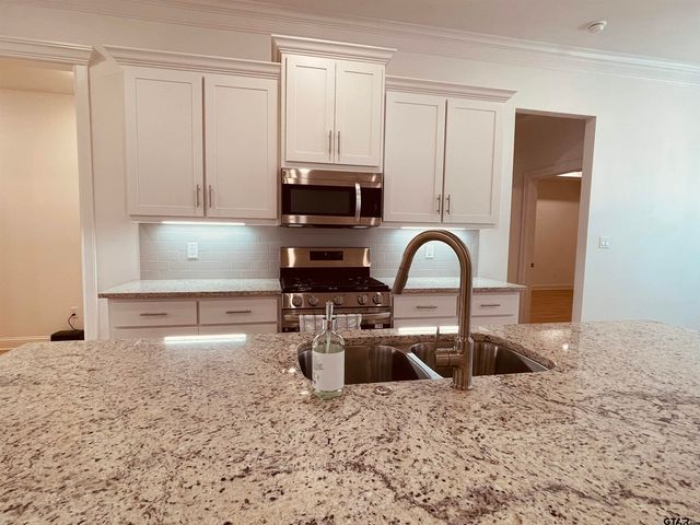 320 Amanda Avenue, Bullard, TX 75757