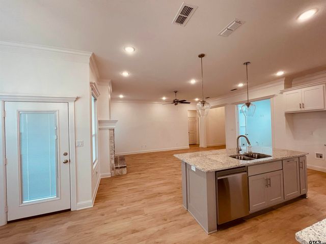 320 Amanda Avenue, Bullard, TX 75757