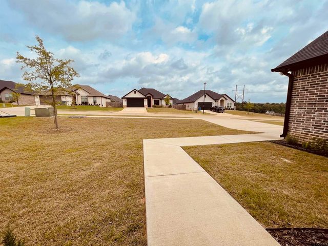320 Amanda Avenue, Bullard, TX 75757