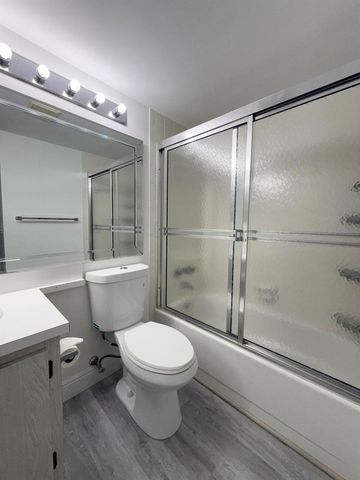 318 Knotty Pine Circle D-2, Greenacres, FL 33463