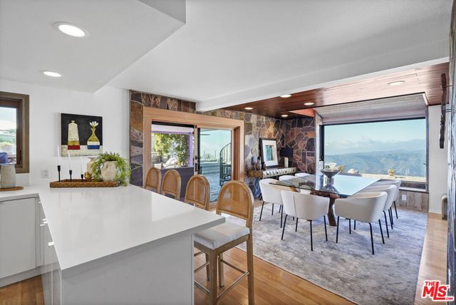 231 Loma Metisse Road, Malibu, CA 90265