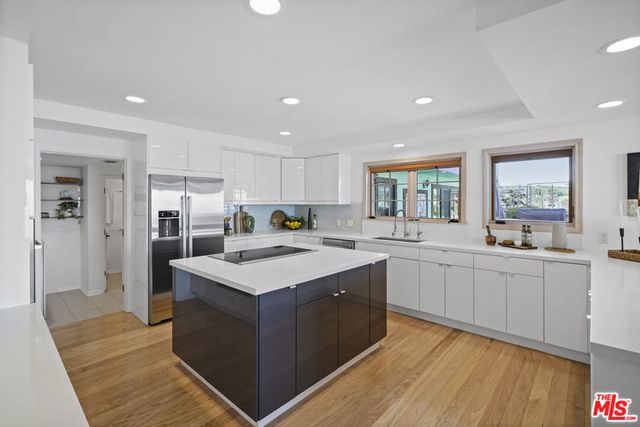 231 Loma Metisse Road, Malibu, CA 90265