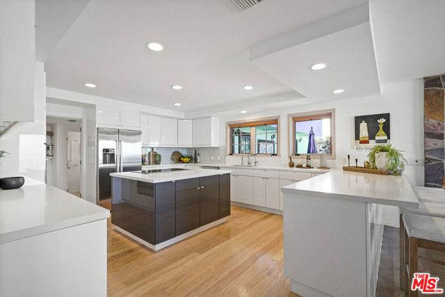 231 Loma Metisse Road, Malibu, CA 90265