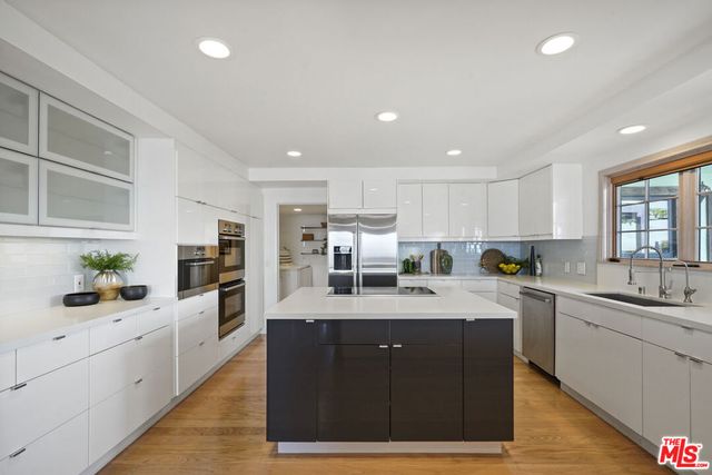 231 Loma Metisse Road, Malibu, CA 90265