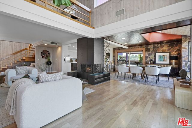 231 Loma Metisse Road, Malibu, CA 90265