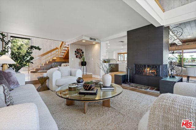 231 Loma Metisse Road, Malibu, CA 90265