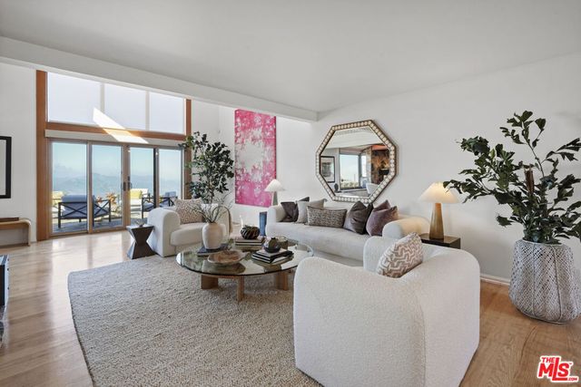 231 Loma Metisse Road, Malibu, CA 90265