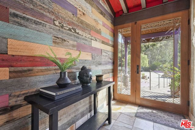 231 Loma Metisse Road, Malibu, CA 90265