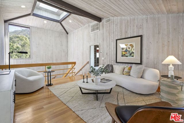 231 Loma Metisse Road, Malibu, CA 90265