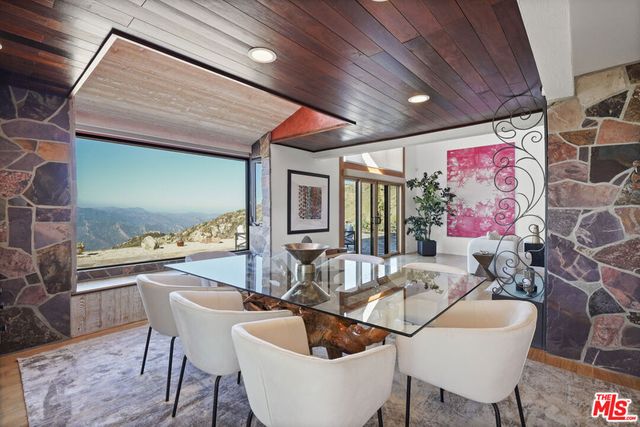 231 Loma Metisse Road, Malibu, CA 90265