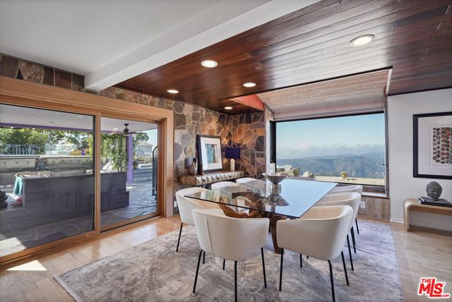 231 Loma Metisse Road, Malibu, CA 90265